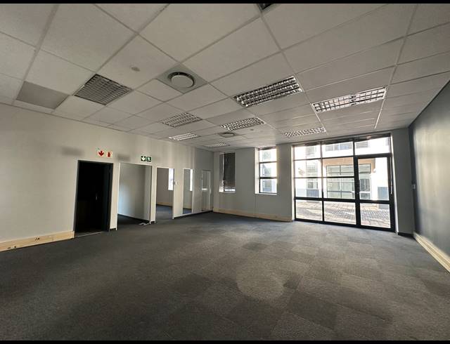 130.70M² OFFICE TO LET IN ECO PARK ESTATE